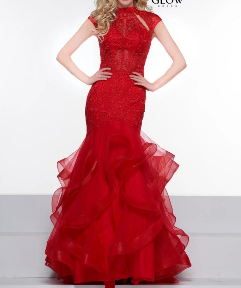 Glow by Colors Dress in red size 18 used like new